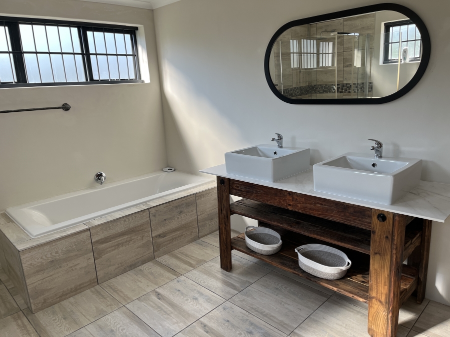 To Let 2 Bedroom Property for Rent in Pringle Bay Western Cape